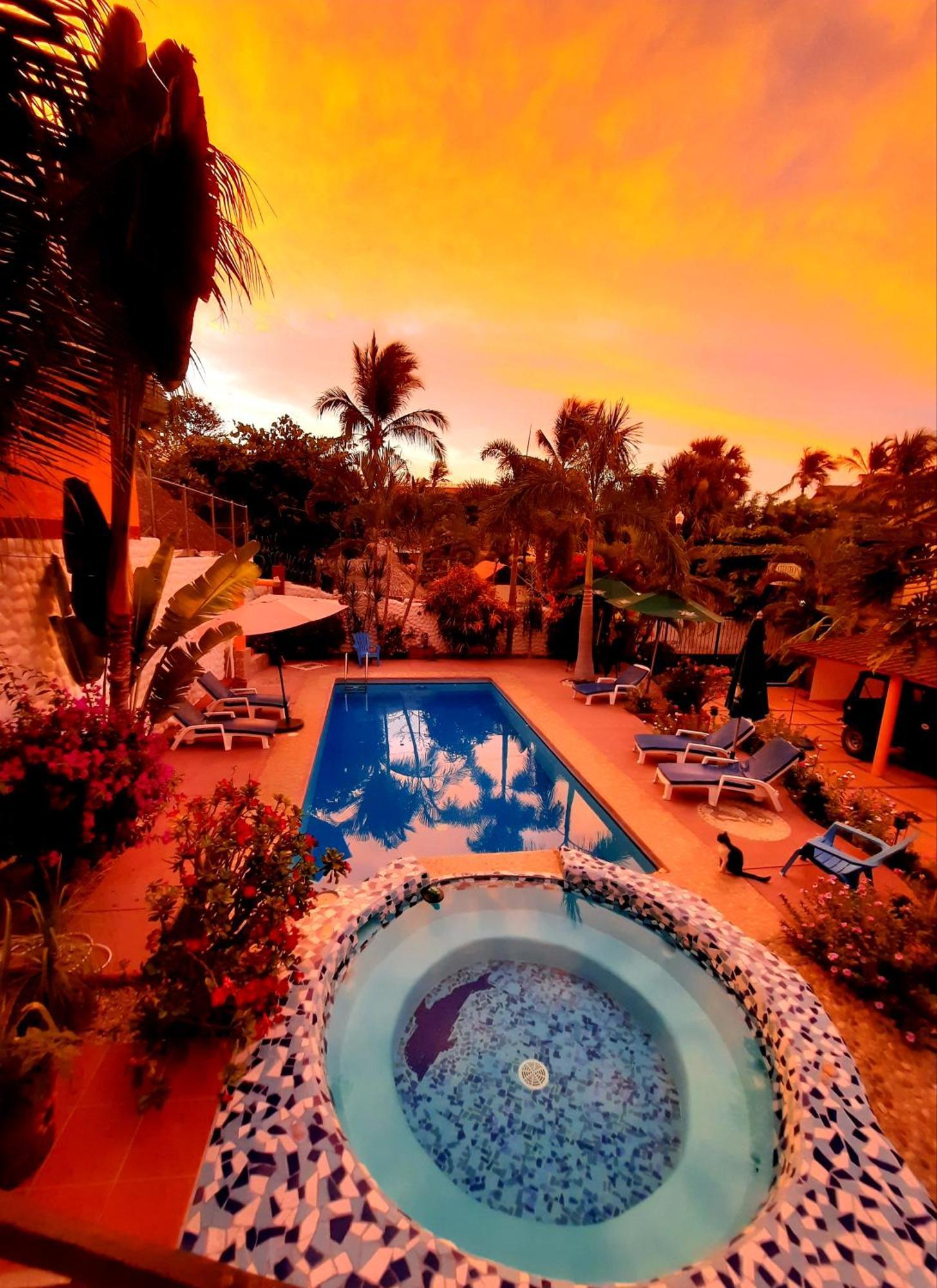 Hotelito Swiss Oasis, Playa Zicatela - Adults Only - No Groups - Kitchen Puerto Escondido  Exterior photo